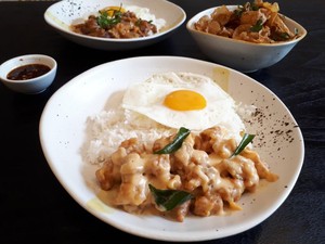 Sec Diner: Ada Salted Egg Chips hingga Mongolian Beef di Kafe yang Instagramable