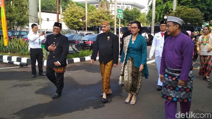 Cantiknya Sri Mulyani Jadi Pembina Upacara Hari Oeang