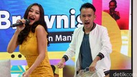 Jadi pengen ikutan goyang ya guys?