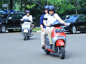 Jonan: Pakai Kendaraan Listrik, Orang Makin Sehat