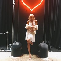 Karlie Kloss berubah wujud lagi menjadi Marilyn Monroe. Foto: Instagram