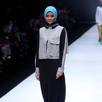 koleksi terbaru L.tru dan Mice Cartoon menampilkan koleksi busana cerah bersiluet simpel dan elegan. Yang mengangkat tema Dear Women di Jakarta Fashion Week 2018, Senayan City, Jakarta. Foto: Mohammad Abduh/Wolipop