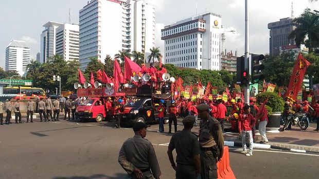 Tuntutan Massa Buruh: Kenaikan Upah hingga Hapus Outsourcing