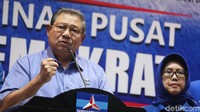 Ketua Umum Partai Demokrat (PD) Susilo Bambang Yudhoyono (SBY) memberi pidato tentang revisi UU Ormas yang akan diajukan partainya.