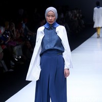 koleksi terbaru L.tru dan Mice Cartoon menampilkan koleksi busana cerah bersiluet simpel dan elegan. Yang mengangkat tema Dear Women di Jakarta Fashion Week 2018, Senayan City, Jakarta. Foto: Mohammad Abduh/Wolipop