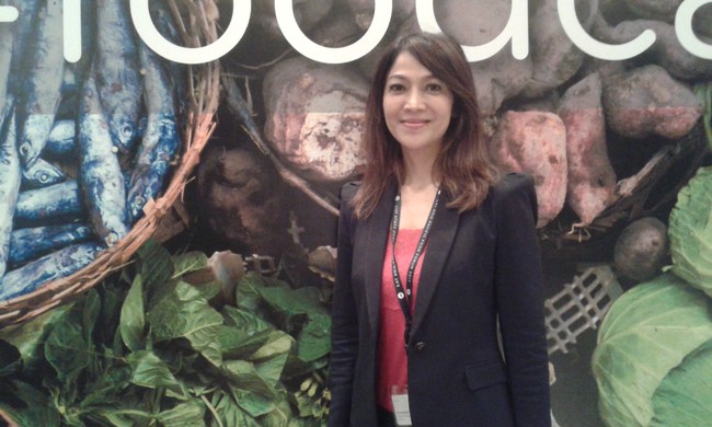 Blazer menjadi investasi fashion seorang Ira Koesno. Mulai dari pilihan warna cerah, hingga model lapel drapery ia miliki.  Foto: Widiya Wiyanti