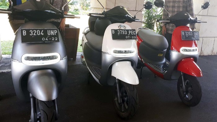 Mau Beli Motor Listrik? Begini Caranya