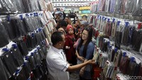 Pengecekan identitas mesin ponsel atau IMEI juga dicek dalam operasi ini.