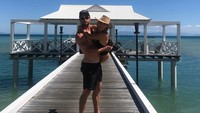 Untuk pemesanan, silakan kunjungi website resmi Orpheus Island. Chris Hemsworth, si Thor itu saja sudah ke sini, kalau kalian kapan? (Instagram/@elsapatakyconfidential)