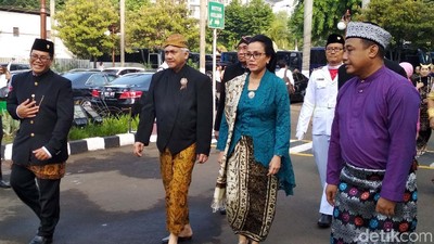 Cantiknya Sri Mulyani Jadi Pembina Upacara Hari Oeang