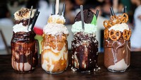 Milkshake, donat hingga es krim dibuat versi jumbo untuk kaum millennial. Kadang pemakaian toppingnya juga banyak sehingga dessert nampak begitu penuh! Foto: Istimewa