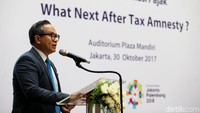 Dirut Bank Mandiri Kartika Wirjoatmodjo memberikan pemaparan.