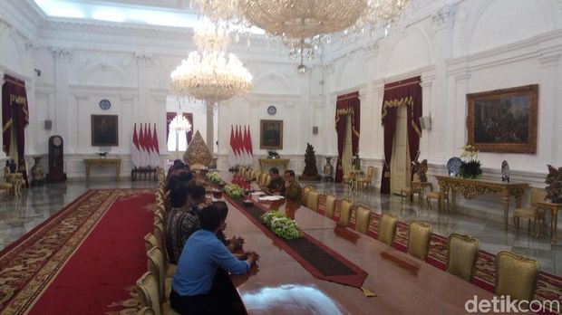 Presiden Jokowi ditemui Asosiasi Petani Tembakau di Istana