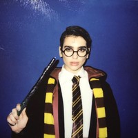 Penyanyi Dupa Lipa bertransformasi jadi Harry Potter. Foto: Instagram