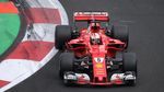Foto: Hamilton Jadi Juara Dunia Usai Raih Finis Terburuknya di 2017