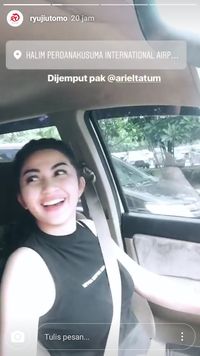 Saat Ariel Tatum Jadi Sopir Cantik untuk Ryuji Utomo