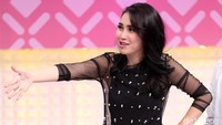 Ayu pun menantang Ivan karena mengaku tak menyukai musik dangdut.