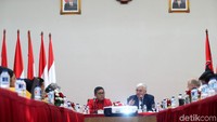Dalam dialog kedua pihak berharap persahabatan dan kerja sama antar kedua belah pihak semakin berkembang di masa mendatang.
