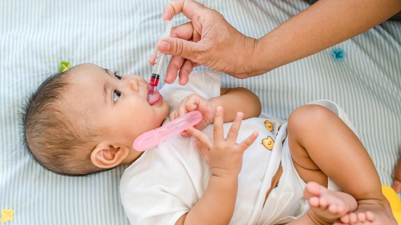 Trik Ibu Meminumkan Obat ke Bayinya Tanpa Ada Drama/ Foto: thinkstock Trik Ibu Meminumkan Obat ke Bayinya Tanpa Ada Drama/ Foto: thinkstock