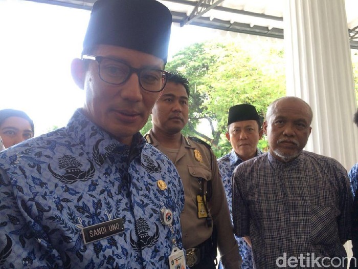 Pedagang Tanah Abang Ini Curhat ke Sandi Kiosnya Dijual Pengelola