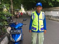 Salah seorang Supeltas yang bertugas di jalan