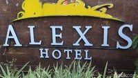 Pemprov DKI tak menyetujui permohonan daftar ulang tanda daftar usaha pariwisata (TDUP) Hotel Alexis dan Griya Pijat Alexis. Gubernur DKI Anies Baswedan menegaskan kegiatan di sana tak legal lagi.