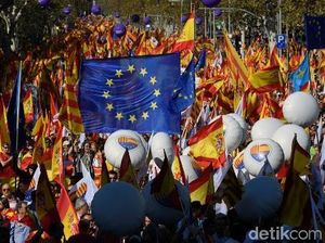 Demo Pro-Persatuan Spanyol Digelar Usai  Deklarasi Catalonia