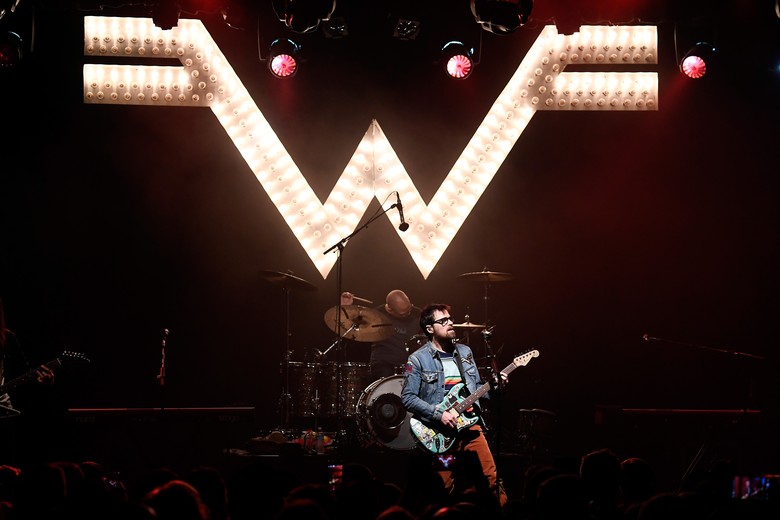 Weezer menjadi salah satu musisi yang merilis album di 2019. Foto: GettyImages Weezer menjadi salah satu musisi yang merilis album di 2019. Foto: GettyImages