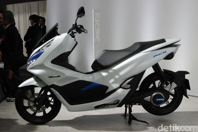 Honda Pastikan Akan Produksi PCX Hybrid dan Listrik  Made  