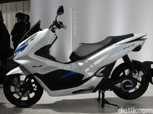 Honda Pastikan Akan Produksi PCX Hybrid dan Listrik Made In Indonesia