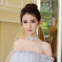 Rinrada Yoshi kerap diperbincangkan di media sosial karena wajahnya yang imut namun bukanlah wanita asli melainkan ladyboy. Setelah sukses jadi selebriti Instgaram, Rinrada kini kerap diminta sebagai model video klip hingga tampil di beberapa film.  Foto: ist.
