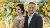 Afif Kalla dan sang tunangan Tistha memakai adat Bengkulu di acara tersebut. Foto: Dok. Instargam