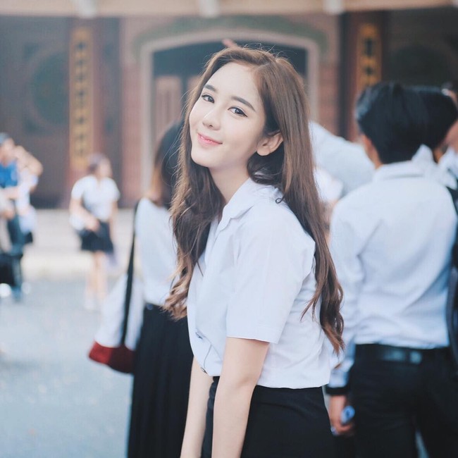 Jangan terkecoh dengan paras cantiknya ini karena dia adalah transgender. Dia adalah Woranun Frame yang sempat jadi viral karena mendaftar sebagai militer.  Foto: ist.