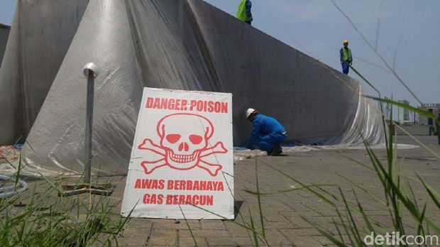 Fumigasi untuk membunuh ngengat pada kedelai impor asal Amerika. 