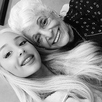 Perubahan rambut Ariana kembali terjadi kemarin. Untuk pertamakalinya, Ariana tampil dengan gaya rambut berponi super pendek. Foto: Dok. Instagram