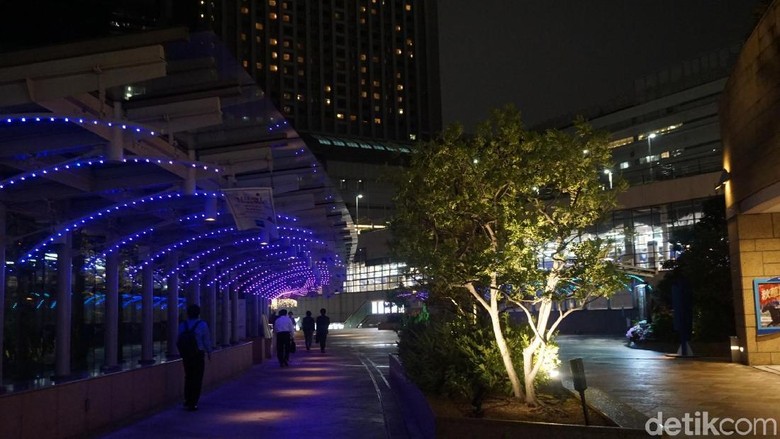 Namba City dan Namba Parks, wisata belanja beda di Osaka (Wahyu/detikTravel) Namba City dan Namba Parks, wisata belanja beda di Osaka (Wahyu/detikTravel)