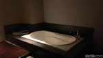 Foto: Penampakan Kamar dengan Bathtub di Lantai 7 Alexis