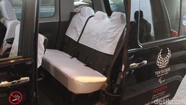 Mencoba Jadi Penumpang JPN Taxi, Black Cab-nya Jepang