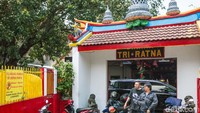 Sengketa kepemilikan tanah dan bangunan Vihara Tri Ratna di Jalan Lautze No.64, Sawah Besar, Jakarta Pusat sejak 2014 lalu belum selesai.