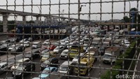 Hari ini seluruh gerbang tol hanya melayani pembayaran non tunai.