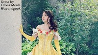 Gaun mewah menyerupai princess Belle bisa menjadi pilihan Anda. Tambahkan makanan taco pada rumbai baloon dressnya agar suasana halloween lebih melekat. Foto: Istimewa
