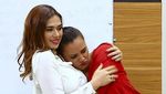 Jarang Nongol, Catherine Wilson Makin Seksi