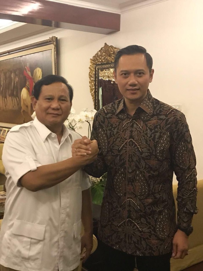 Meskipun Serius, Pertemuan AHY dan Prabowo Diselingi Tawa