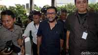 Yorrys saat tiba di gedung KPK.