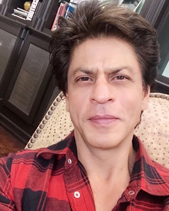 Kesuksesan dan kemampuan aktingnya itu pun menjadikan Shah Rukh Khan sebagai salah satu aktor dengan bayaran tertinggi di Bollywood. Foto: Instagram