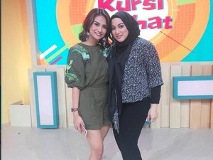 Indahnya Momen Jane Shalimar dan Vanessa Angel Berpelukan