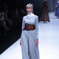 Norma Hauri merilis koleksi baju muslim yang terinspirasi Jacqueline Kennedy di Jakarta Fashion Week 2018, Senayan City, Jakarta, Senin (23/10/2017). Foto: Mohamamd Abdhu/Wolipop