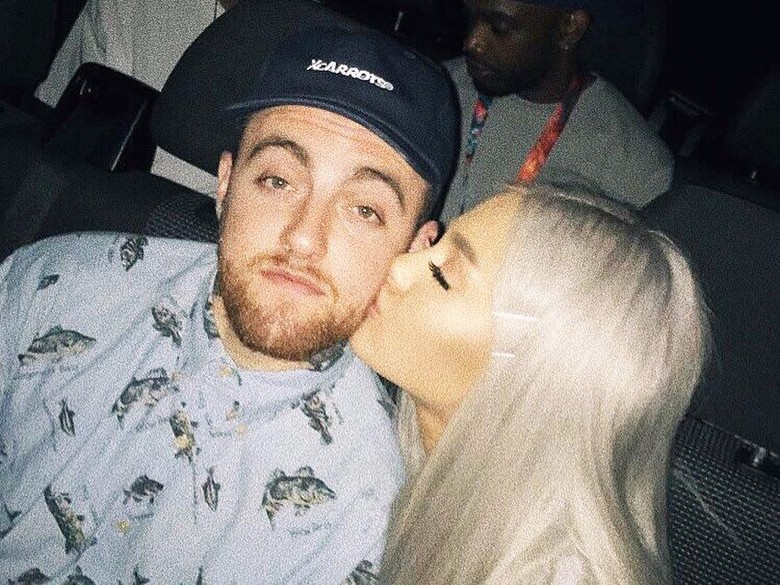 Ariana Grande Dikabarkan Sudah Rencanakan Pernikahan dengan Kekasih Ariana Grande Dikabarkan Sudah Rencanakan Pernikahan dengan Kekasih
