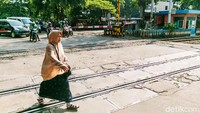 Saat ini sedang dilakukan pembahasan antara Pemerintah Kota Jakarta Pusat, PT Kereta Api Indonesia dan Kementerian Perhubungan.