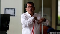 Ketua Komisi II DPR Chairuman Harahap kembali diperiksa di gedung KPK, Jakarta, Selasa (31/10/2017).
